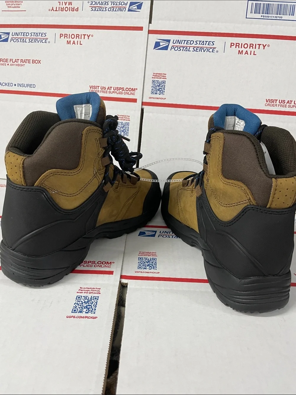 Kodiak Tan and Black Waterproof Women’s Work Boots, size 8M